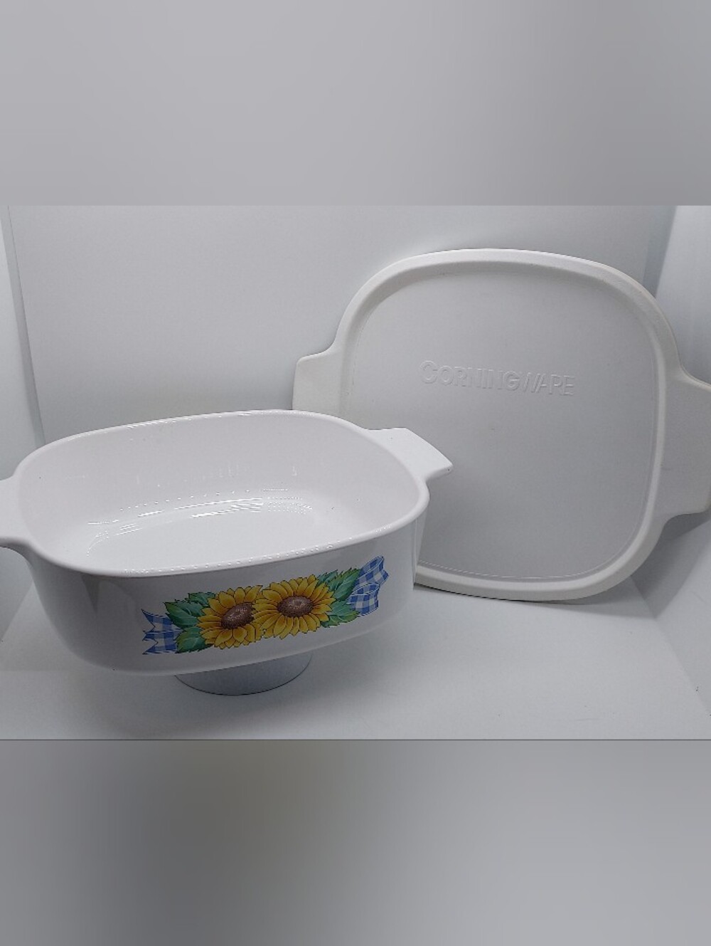 Vintage Corning Ware.Sunsations 2 Liter Casserole A-2-B with A-2-pc Lid